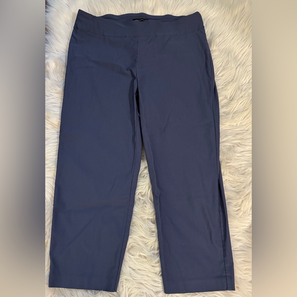 Elegant Navy Cropped Trousers